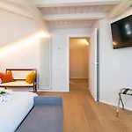 650m From The Sea, 8 Guests, Ac, Wi-fi