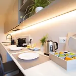 650m From The Sea, 8 Guests, Ac, Wi-fi Apartment *
